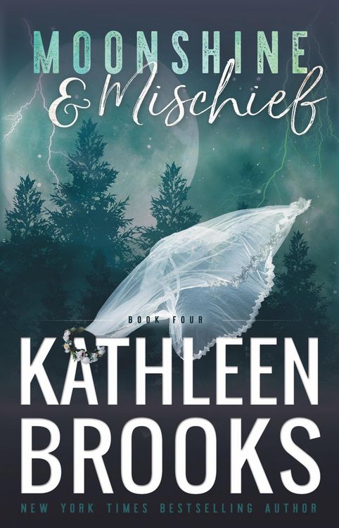 Produktbild: Moonshine & Mischief (Moonshine Hollow, #4)