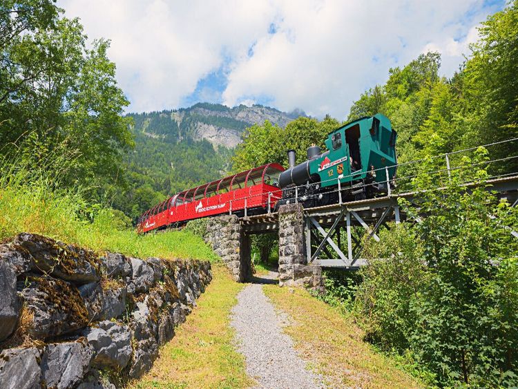 Produktbild: CALVENDO Puzzle Brienzer Rothornbahn | 1000 Teile Lege-Gr&ouml;&szlig;e 64x48cm Foto-Puzzle f&uuml;r gl&uuml;ckliche Stunden