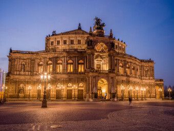 Produktbild: CALVENDO Puzzle Dresden - Semperoper bei Nacht | 1000 Teile Lege-Gr&ouml;&szlig;e 64x48cm Foto-Puzzle f&uuml;r gl&uuml;ckliche Stunden