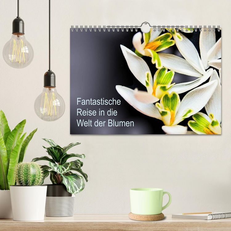 Produktbild: Fantastische Reise in die Welt der Blumen (Wandkalender 2026 DIN A4 quer), CALVENDO Monatskalender