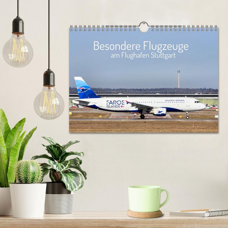 Produktbild: Besondere Flugzeuge am Flughafen Stuttgart (Wandkalender 2026 DIN A4 quer), CALVENDO Monatskalender