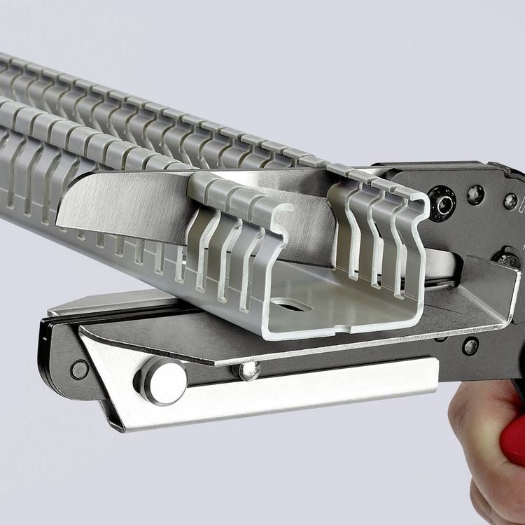 Produktbild: Knipex 95 02 21 Kunststoffschere Geeignet f&uuml;r (Abisoliertechnik) Kabelkan&auml;le 4mm