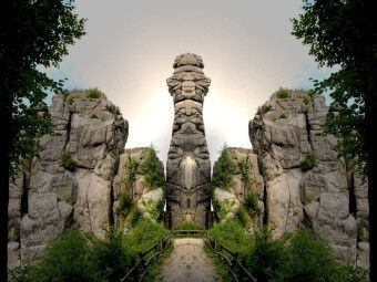 Produktbild: CALVENDO Puzzle Spiegelwelten - W&auml;chter Externsteine | 1000 Teile Lege-Gr&ouml;&szlig;e 64x48cm Foto-Puzzle f&uuml;r gl&uuml;ckliche Stunden