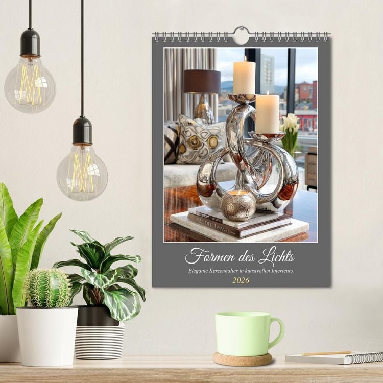 Produktbild: Formen des Lichts. Elegante Kerzenhalter in kunstvollen Interieurs (Wandkalender 2026 DIN A4 hoch), CALVENDO Monatskalender