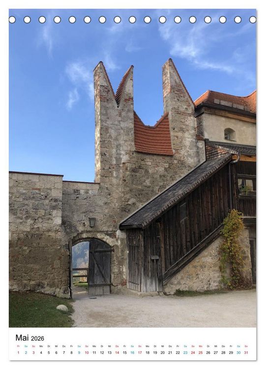 Produktbild: Burghausen, eine historische Stadt im Fokus (Tischkalender 2026 DIN A5 hoch), CALVENDO Monatskalender