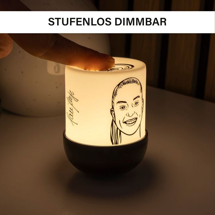 Produktbild: Eggys Mystery Lights x DFB Akku Nachtlicht Sammelbox mit praktischem Anh&auml;nger