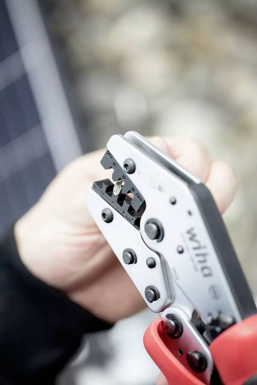 Produktbild: Wiha MC4 45796 Crimpzange 1 St&uuml;ck Photovoltaik-Verbinder, Solar-Steckverbinder 2.5 bis 6mm&sup2;