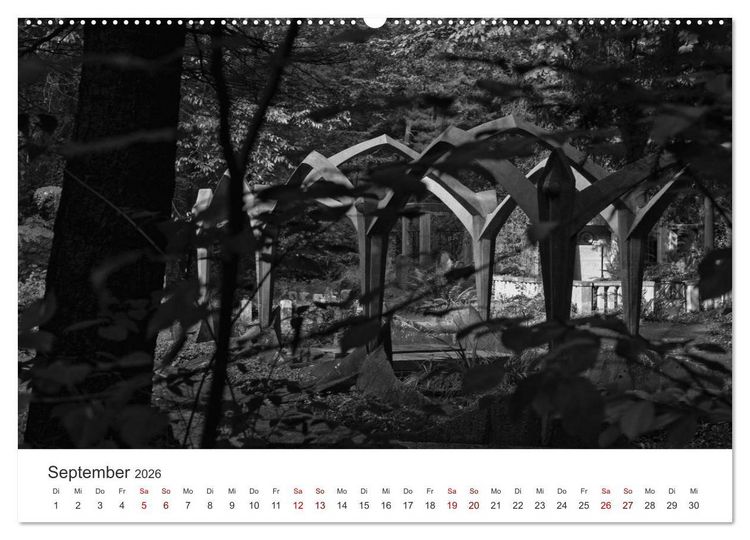 Produktbild: Wachgek&uuml;sst - Vom Zauber der Vergangenheit - S&uuml;dwestkirchhof Stahnsdorf (Wandkalender 2026 DIN A2 quer), CALVENDO Monatskalender