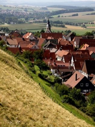 Produktbild: CALVENDO Puzzle Blick auf Schwalenberg | 1000 Teile Lege-Gr&ouml;&szlig;e 64x48cm Foto-Puzzle f&uuml;r gl&uuml;ckliche Stunden