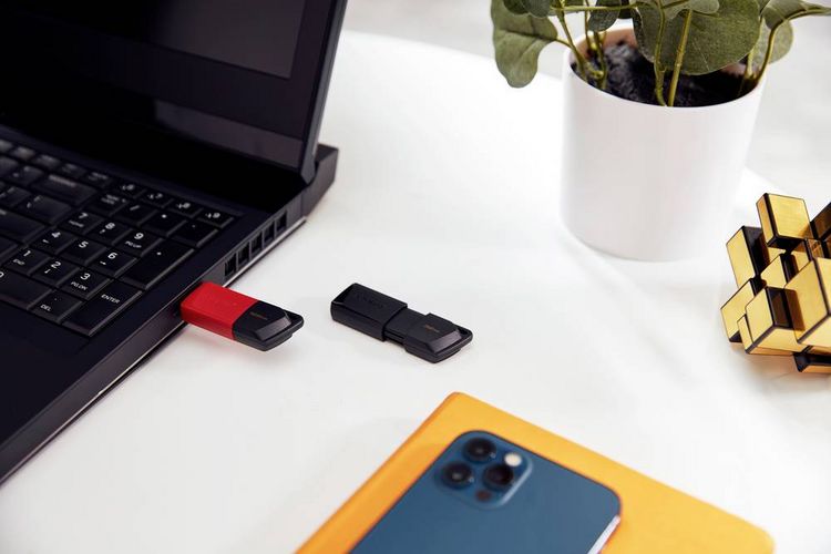 Produktbild: Kingston Kingston DataTraveler Exodia M - USB-Fla USB-Stick Retail 128 GB Schwarz/Blau DTXM/128GB USB-A (USB 3.2 Gen 1)