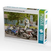 Produktbild: CALVENDO Puzzle Motorr&auml;der parken an der Route 66, Braidwood, USA 1000 Teile Lege-Gr&ouml;&szlig;e 64 x 48 cm Foto-Puzzle Bild von CALVENDO