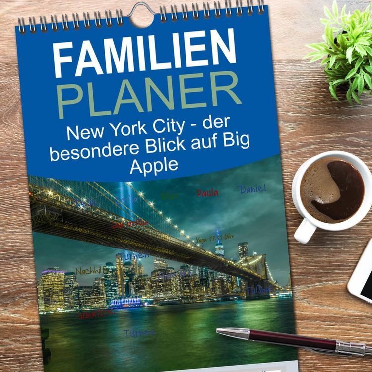 Produktbild: Familienplaner 2026 - New York City - der besondere Blick auf Big Apple mit 5 Spalten (Wandkalender, 21 x 45 cm) CALVENDO