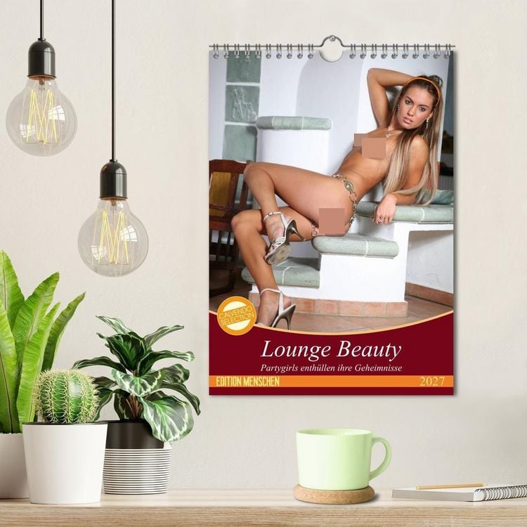 Produktbild: Lounge Beauty - Partygirls enth&uuml;llen ihre Geheimnisse (Wandkalender 2027 DIN A4 hoch), CALVENDO Monatskalender