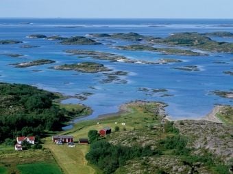 Produktbild: Blick vom Torghattan in den Sch&auml;rengarten vor Br&oslash;nn&oslash;ysund, Norwegen (Puzzle)