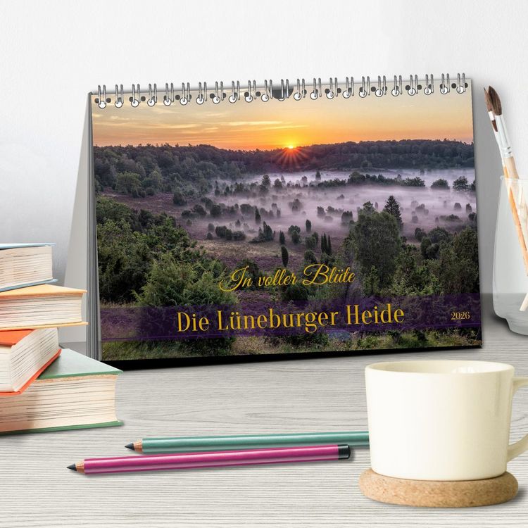 Produktbild: Die L&uuml;neburger Heide - In voller Bl&uuml;te (Tischkalender 2026 DIN A5 quer), CALVENDO Monatskalender