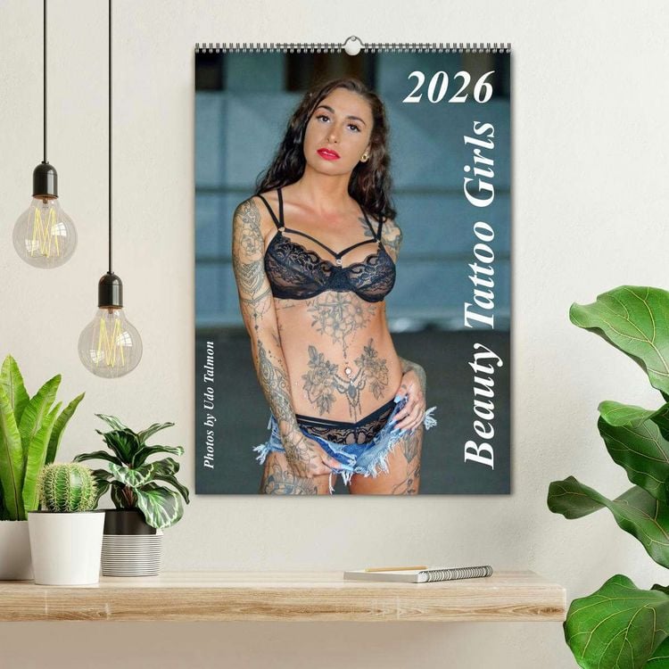 Produktbild: Beauty Tattoo Girls (Wandkalender 2026 DIN A2 hoch), CALVENDO Monatskalender