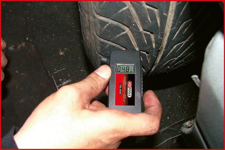 Produktbild: Digital Reifendruck- und Reifenprofil-Tiefenmesser KS Tools 100.4060