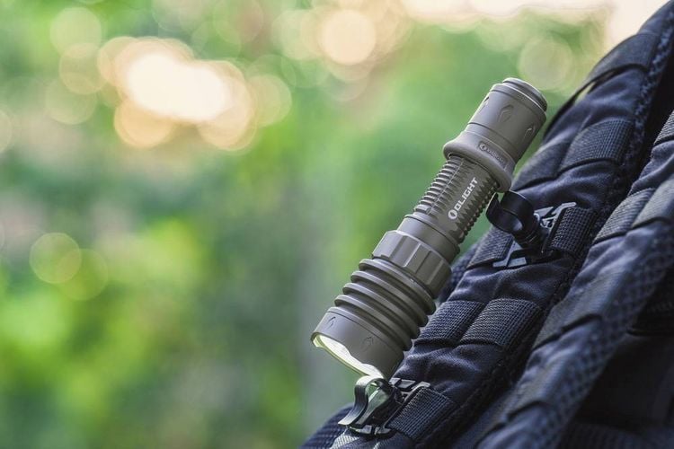 Produktbild: OLight LED Taschenlampe 2600lm 8h 249g