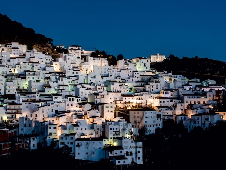 Produktbild: CALVENDO Puzzle Casares | 1000 Teile Lege-Gr&ouml;&szlig;e 64x48cm Foto-Puzzle f&uuml;r gl&uuml;ckliche Stunden