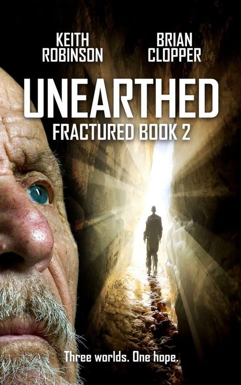 Produktbild: Unearthed (Fractured Book 2)