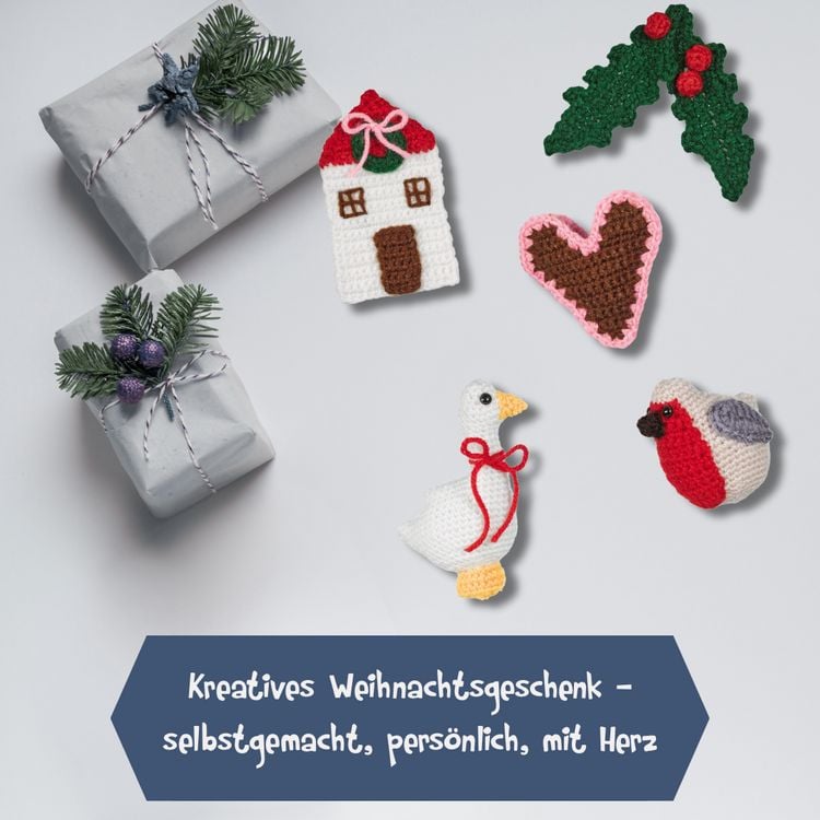 Produktbild: In der Weihnachtsh&auml;klerei - Der Adventskalender mit Material und Anleitungsbuch f&uuml;r 24 H&auml;kelprojekte