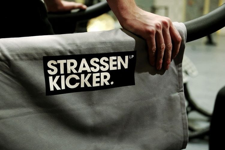 Produktbild: Herding STRASSENKICKER Sport- und Fitnesstuch Grau/Schwarz 50x110cm