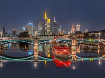 Produktbild: CALVENDO Puzzle Frankfurt - Ignatz-Bubis-Br&uuml;cke | 2000 Teile Lege-Gr&ouml;&szlig;e 90x67cm Foto-Puzzle f&uuml;r gl&uuml;ckliche Stunden