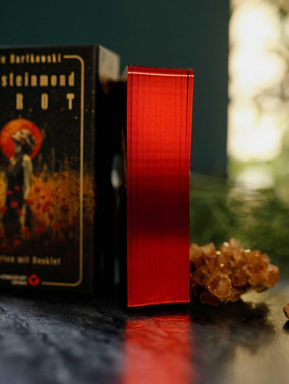 Produktbild: Bernsteinmond Tarot - 78 Tarotkarten und 80-seitiges Booklet