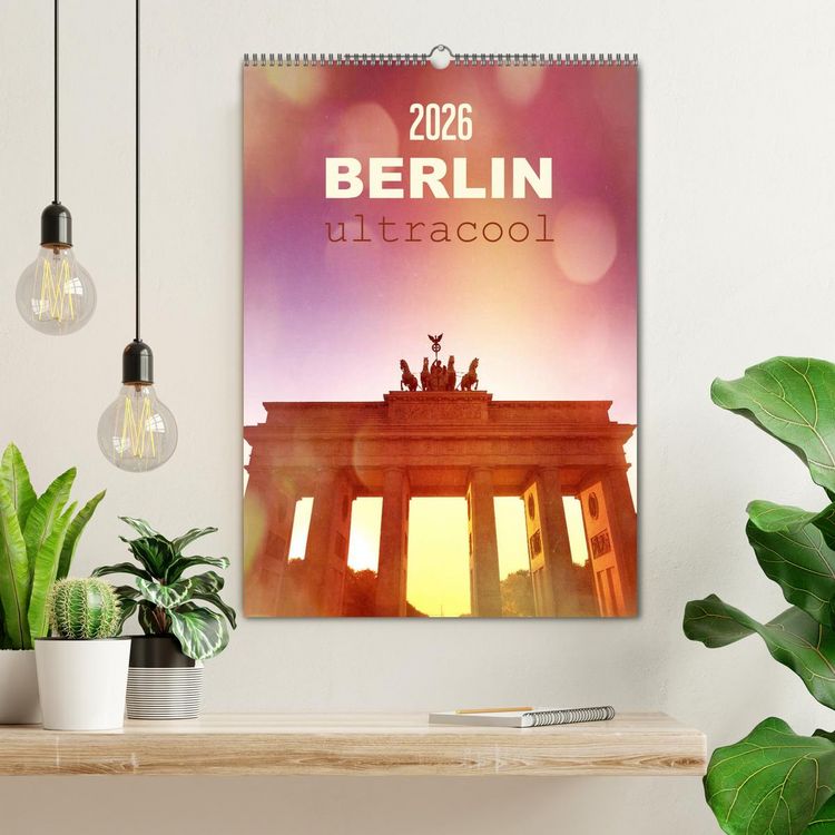 Produktbild: BERLIN ultracool (Wandkalender 2026 DIN A2 hoch), CALVENDO Monatskalender