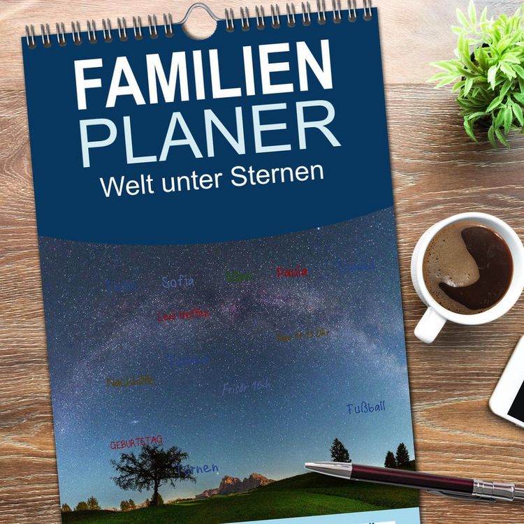 Produktbild: Familienplaner 2026 - Welt unter Sternen mit 5 Spalten (Wandkalender, 21 x 45 cm) CALVENDO