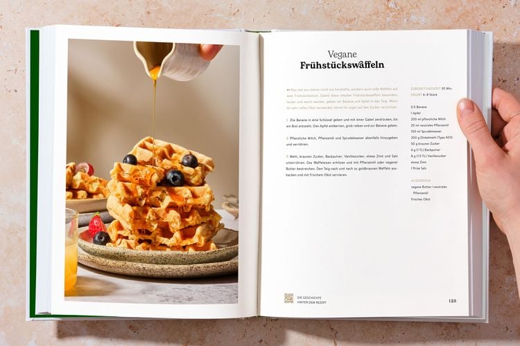 Produktbild: Vegan durch den Tag: 101 unserer Lieblingsrezepte von fr&uuml;h bis sp&auml;t