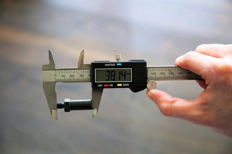 Produktbild: Brilliant Tools BT114900 Digitaler Messschieber 150mm