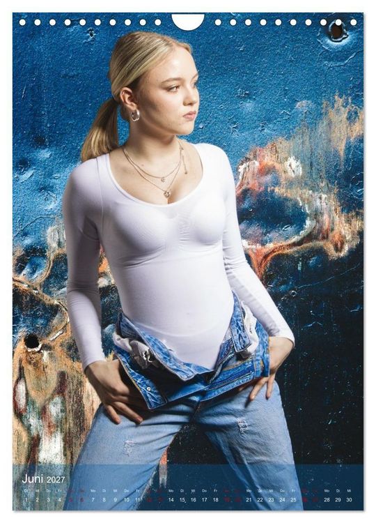 Produktbild: Hailie - Blond in Jeans (Wandkalender 2027 DIN A4 hoch), CALVENDO Monatskalender