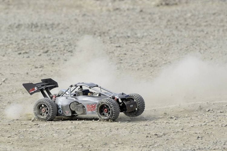 Produktbild: Reely Carbon Fighter III Limited-Edition 1:6 RC Modellauto Benzin Buggy Heckantrieb (2WD) RtR 2,4 GHz Limitiert