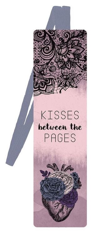 Produktbild: Just One More Chapter Lesezeichen mit Band Kisses