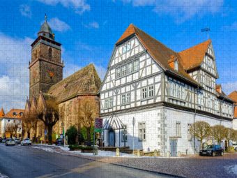 Produktbild: CALVENDO Puzzle Bahnhofstra&szlig;e mit Rathaus und Kirche | 1000 Teile Lege-Gr&ouml;&szlig;e 64x48cm Foto-Puzzle f&uuml;r gl&uuml;ckliche Stunden