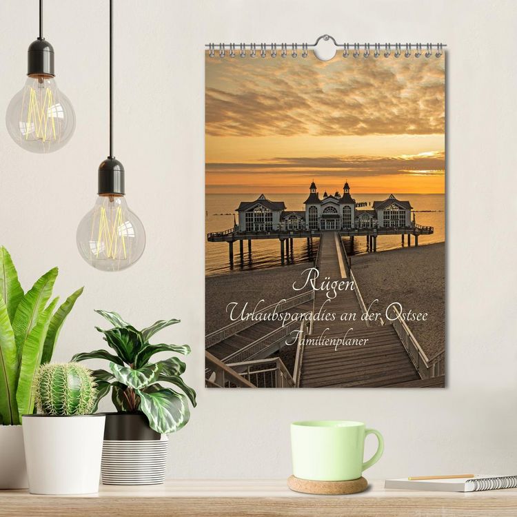 Produktbild: R&uuml;gen - Urlaubsparadies an der Ostsee - Familienplaner (Wandkalender 2026 DIN A4 hoch), CALVENDO Monatskalender