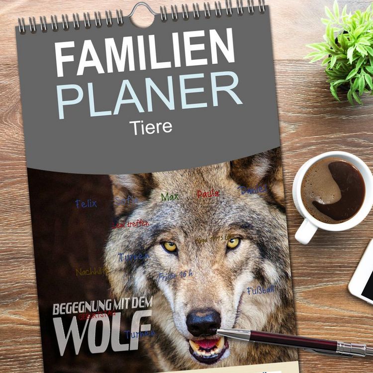 Produktbild: Familienplaner 2026 - Begegnung mit dem Wolf mit 5 Spalten (Wandkalender, 21 x 45 cm) CALVENDO