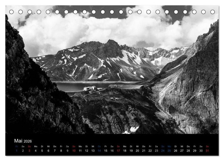 Produktbild: BERGE IN SCHWARZ WEISS (Tischkalender 2026 DIN A5 quer), CALVENDO Monatskalender