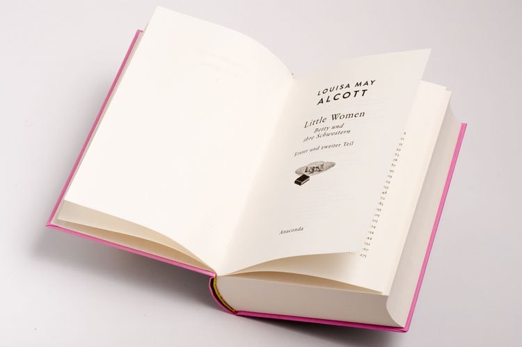 Produktbild: Louisa Mary Alcott, Little Women. Betty und ihre Schwestern - Erster und zweiter Teil. Schmuckausgabe mit Goldpr&auml;gung