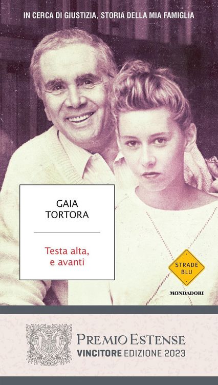 Produktbild: Testa alta, e avanti. In cerca di giustizia, storia della mia famiglia