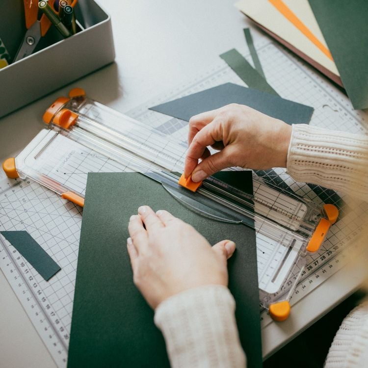 Produktbild: Fiskars Papierschneidemaschine SureCut Papierschneidemaschine A4 - schmale Basis