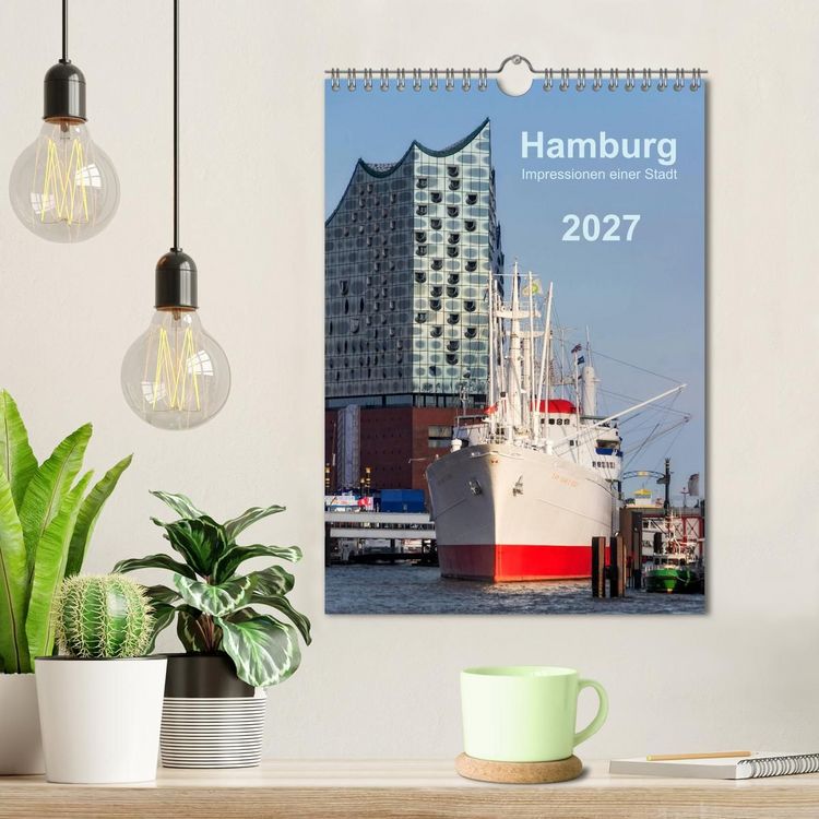 Produktbild: Hamburg - Impressionen einer Stadt (Wandkalender 2027 DIN A4 hoch), CALVENDO Monatskalender