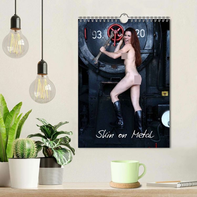 Produktbild: Skin on Metal (Wandkalender 2026 DIN A4 hoch), CALVENDO Monatskalender