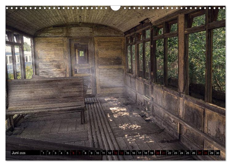 Produktbild: Lokomotiven und Wagen - Verfallen und vergessen auf dem Abstellgleis (Wandkalender 2026 DIN A3 quer), CALVENDO Monatskalender