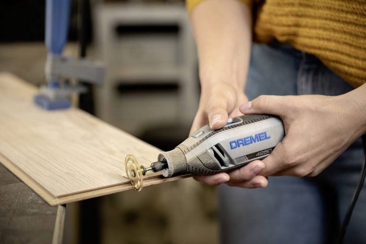 Produktbild: Dremel Weihnachts-Geschenkset Dremel 4250-1/35 Sonderedition F.013.425.0KA Multifunktionswerkzeug 175 W