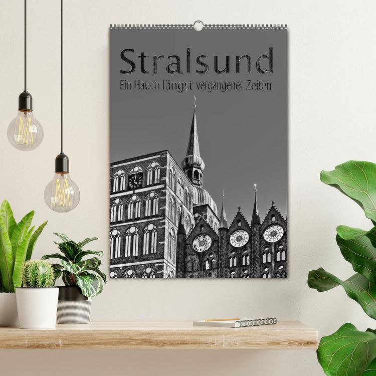 Produktbild: Stralsund. Ein Hauch l&auml;ngst vergangener Zeiten (Wandkalender 2026 DIN A2 hoch), CALVENDO Monatskalender