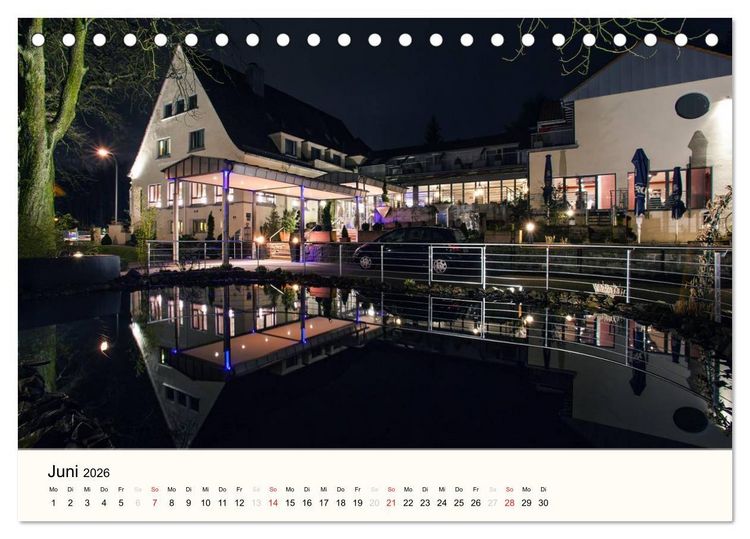 Produktbild: V&ouml;lklingen. Im Schatten des Weltkulturerbes (Tischkalender 2026 DIN A5 quer), CALVENDO Monatskalender
