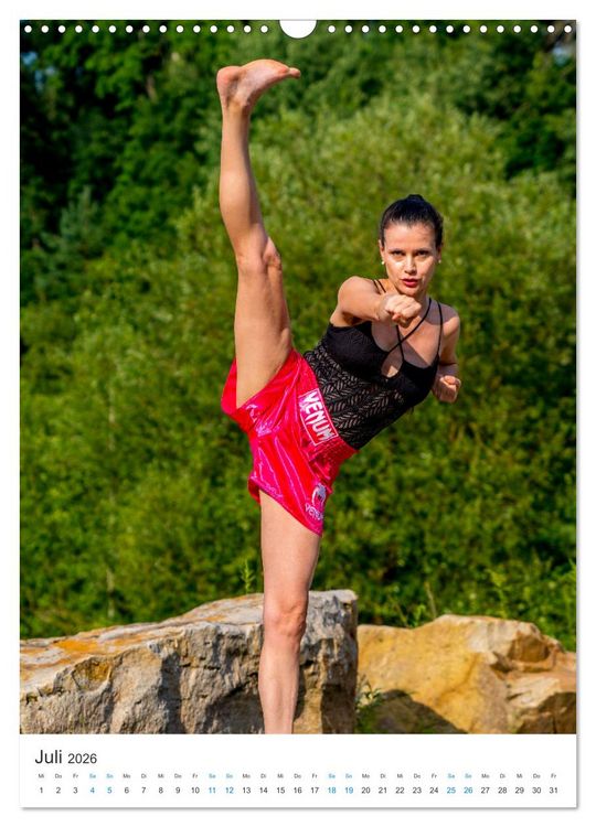 Produktbild: female fighter - Kampfsportlerinnen - pink shorts (Wandkalender 2026 DIN A3 hoch), CALVENDO Monatskalender