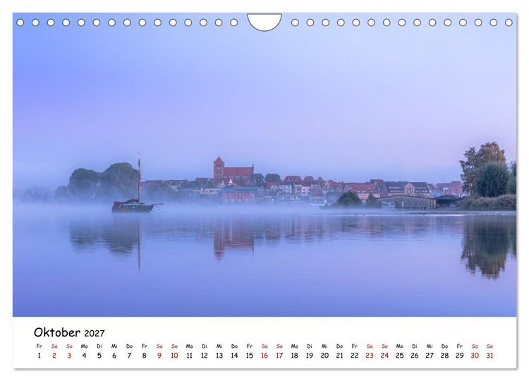 Produktbild: Waren M&uuml;ritz Besondere Ausblicke, Pl&auml;tze und Perspektiven (Wandkalender 2027 DIN A4 quer), CALVENDO Monatskalender
